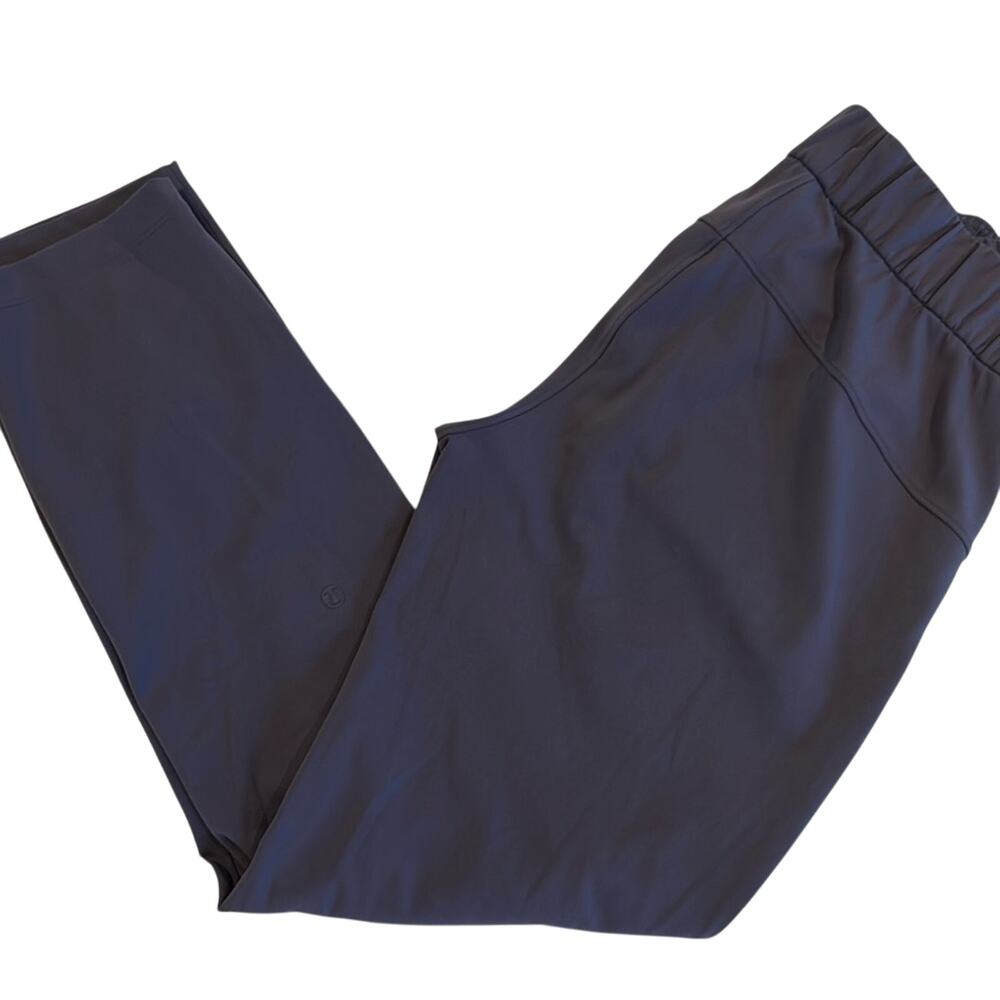 Lululemon On the Fly Pant Full Length size 4
Ink blue